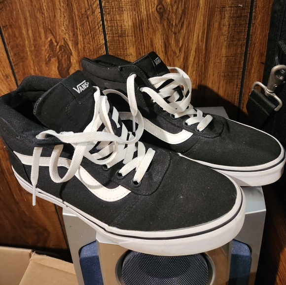 Black and White Hi top Van's - Picture 1 of 3